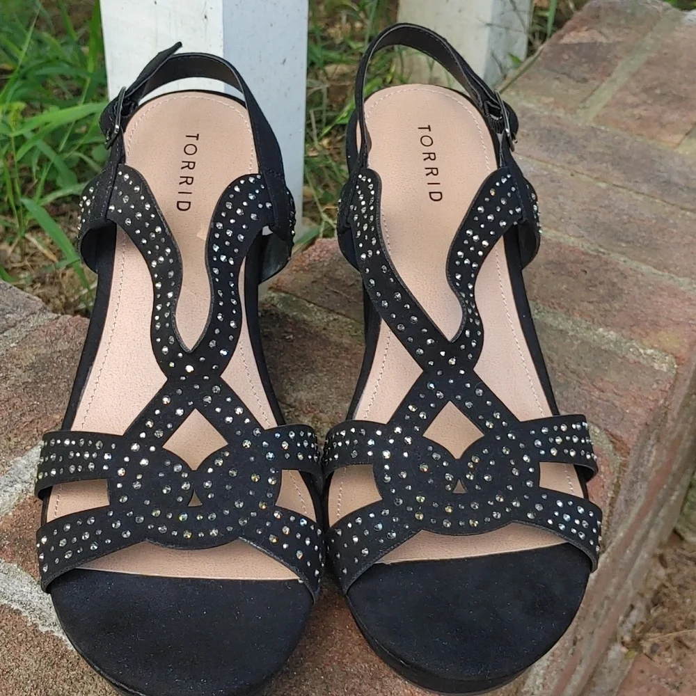 Torrid Black Faux Suede Jewel Platform Wedge Size 11W (1263)